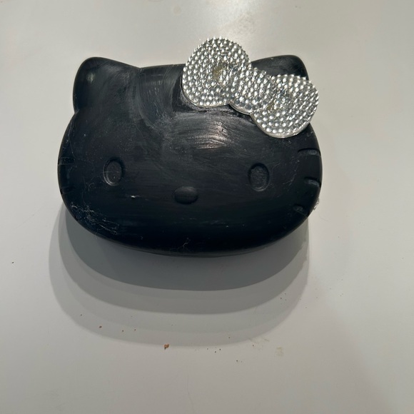 Sephora x hello kitty x Sanrio
READ DESCRIPTION! - Picture 1 of 7